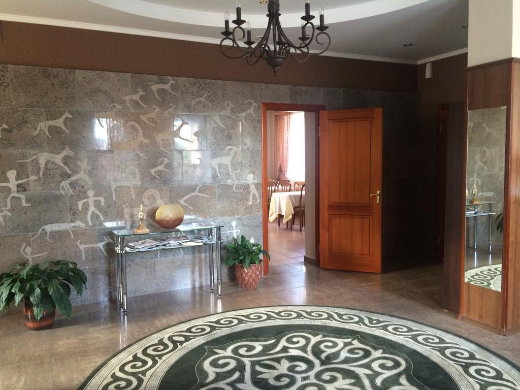 Altyn Adam Hotel Παβλοντάρ Εξωτερικό φωτογραφία